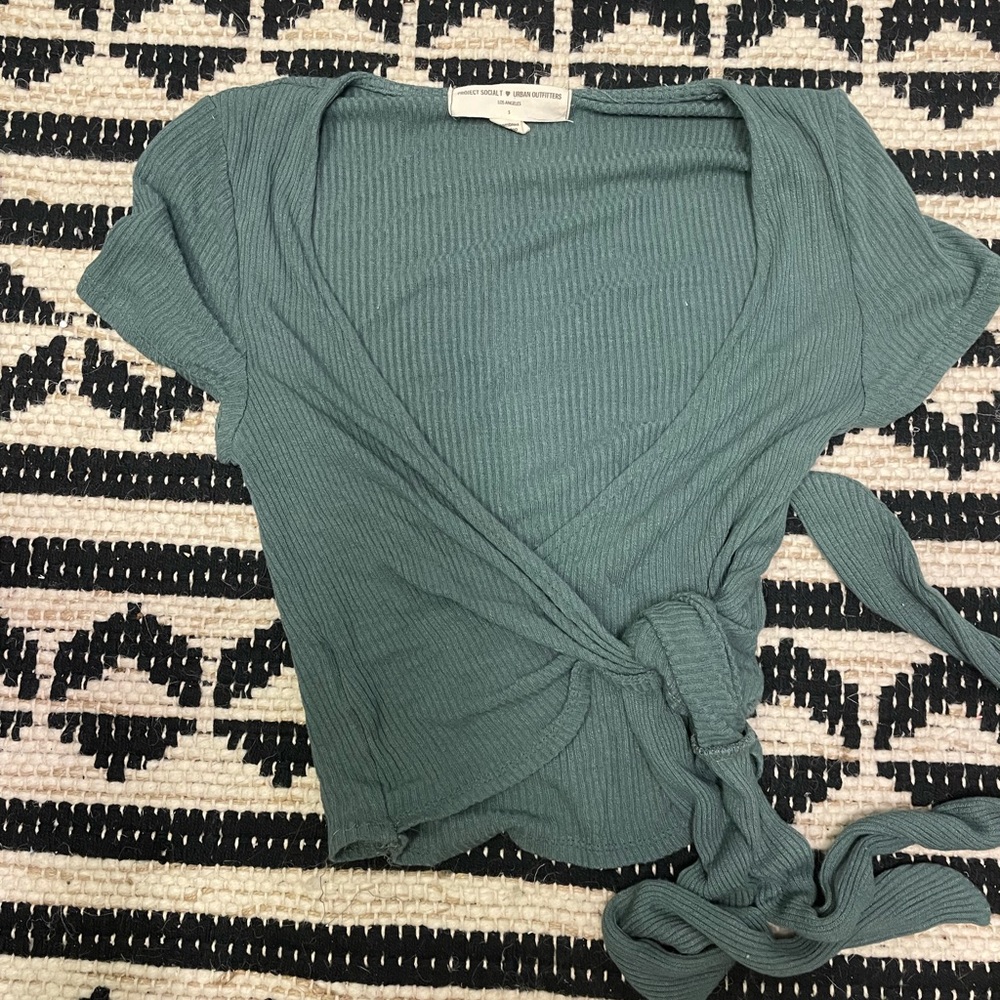 urban outfitters tie top